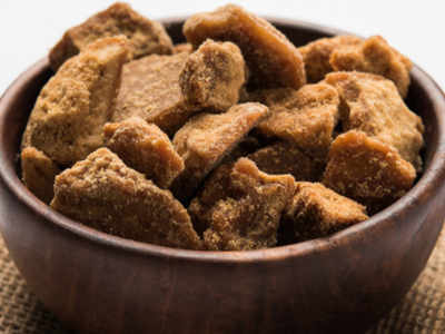 வெந்நீரில் இதை கலந்து குடிச்சா உடல் எடை வேகமா குறையுமாம்...