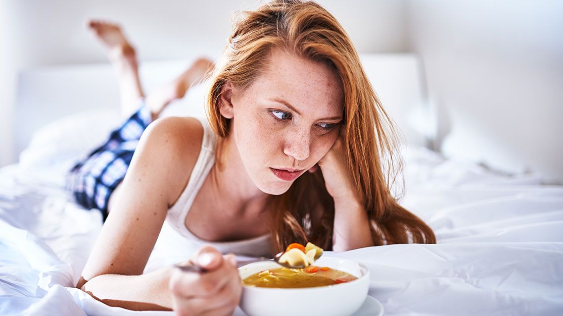 காய்ச்சல் அடிக்கும் போது இந்த உணவுகளை மறந்தும் சாப்பிடவே கூடாதாம்...