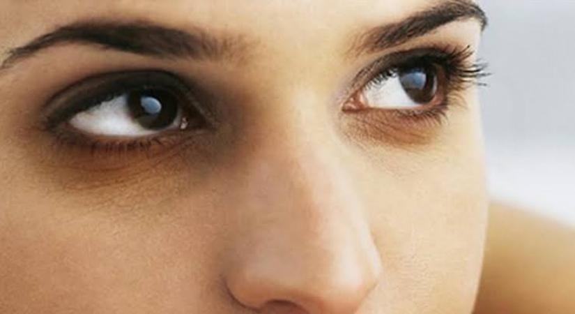 இரண்டே நாளில் கருவளையம் இருந்த இடம் தெரியாமல் மறையனுமா? அப்ப  இத செஞ்சு பாருங்க...